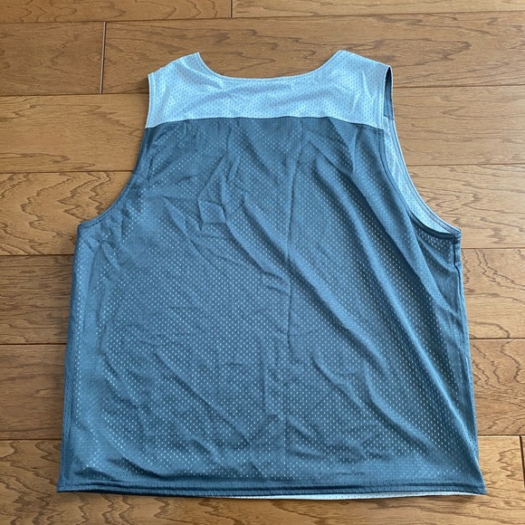 Under Armour Reversible Pinny - Picture 4 of 4